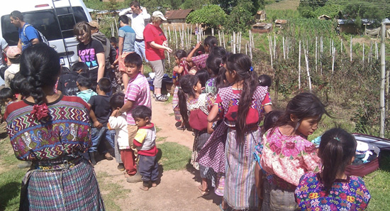 Guatemala moms with clothes